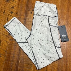 NWT Scorpio Sol Serena Pocket Latte Speckle Leggings Medium